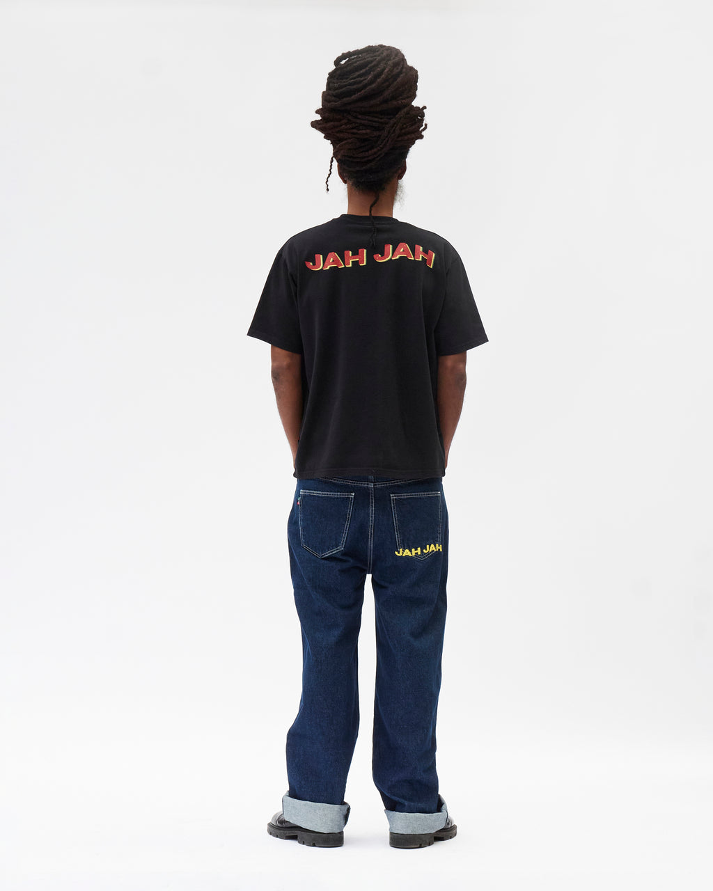 BLACK EMBROIDERED LOGO T-SHIRT