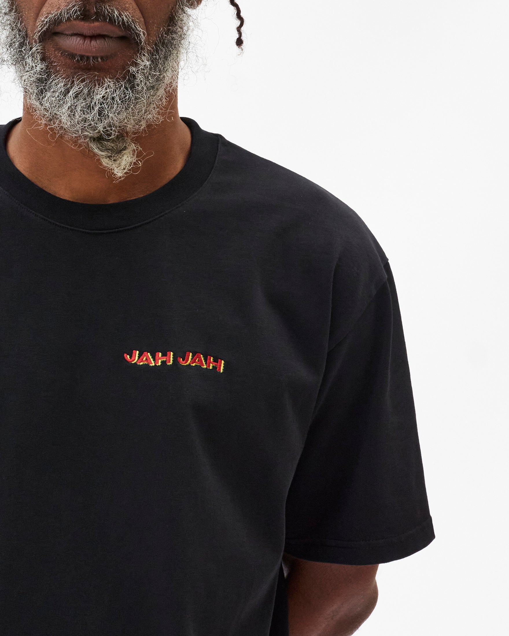 BLACK EMBROIDERED LOGO T-SHIRT