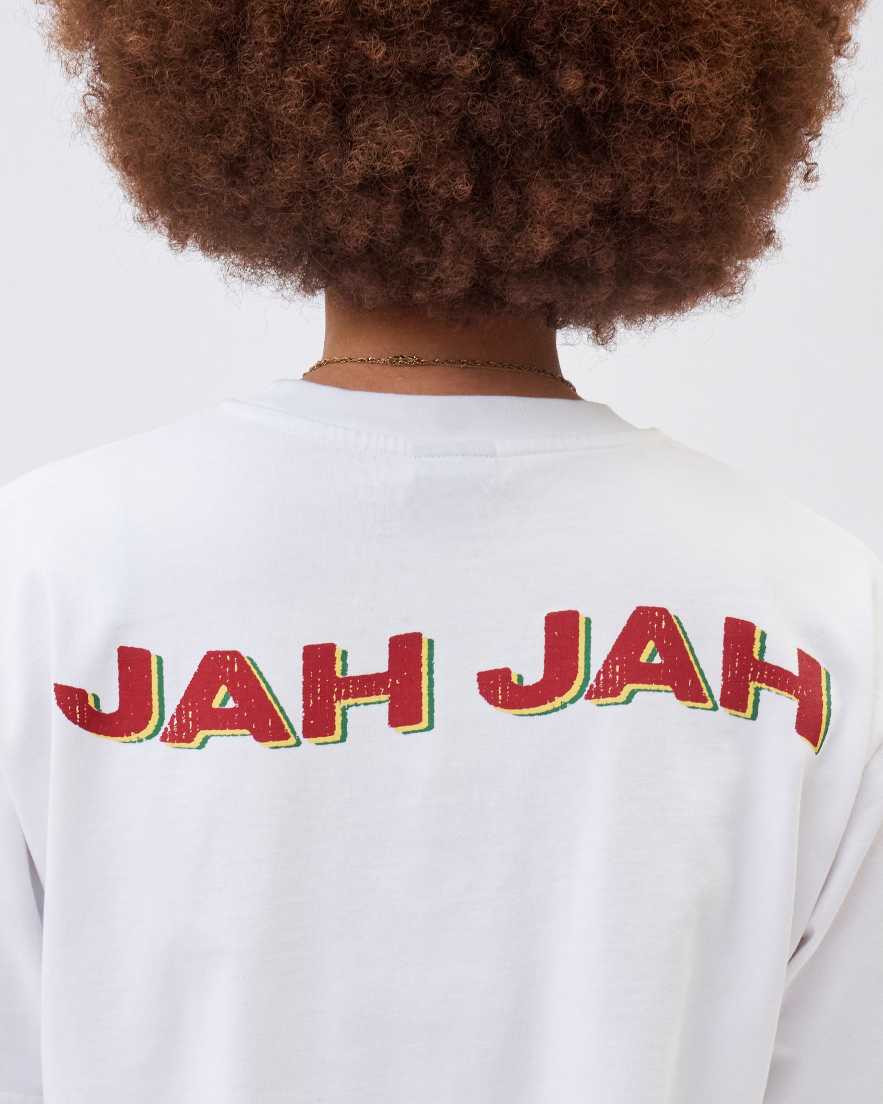 WHITE EMBROIDERED LOGO T-SHIRT