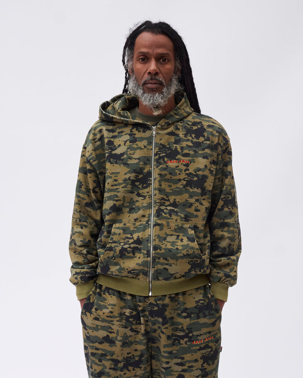 ⁠CAMO ZIP