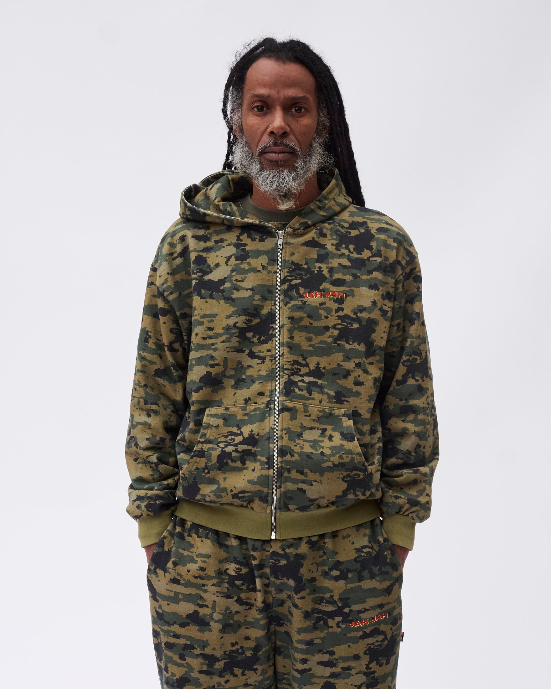 ⁠CAMO ZIP